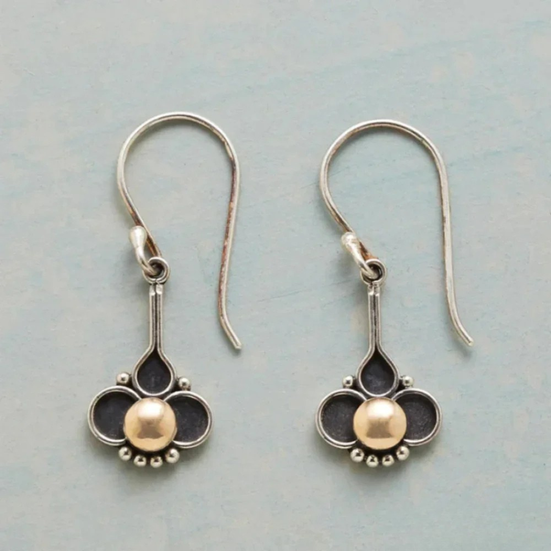 Boucles d'oreilles en finition argent avec perles et trèfle Boho