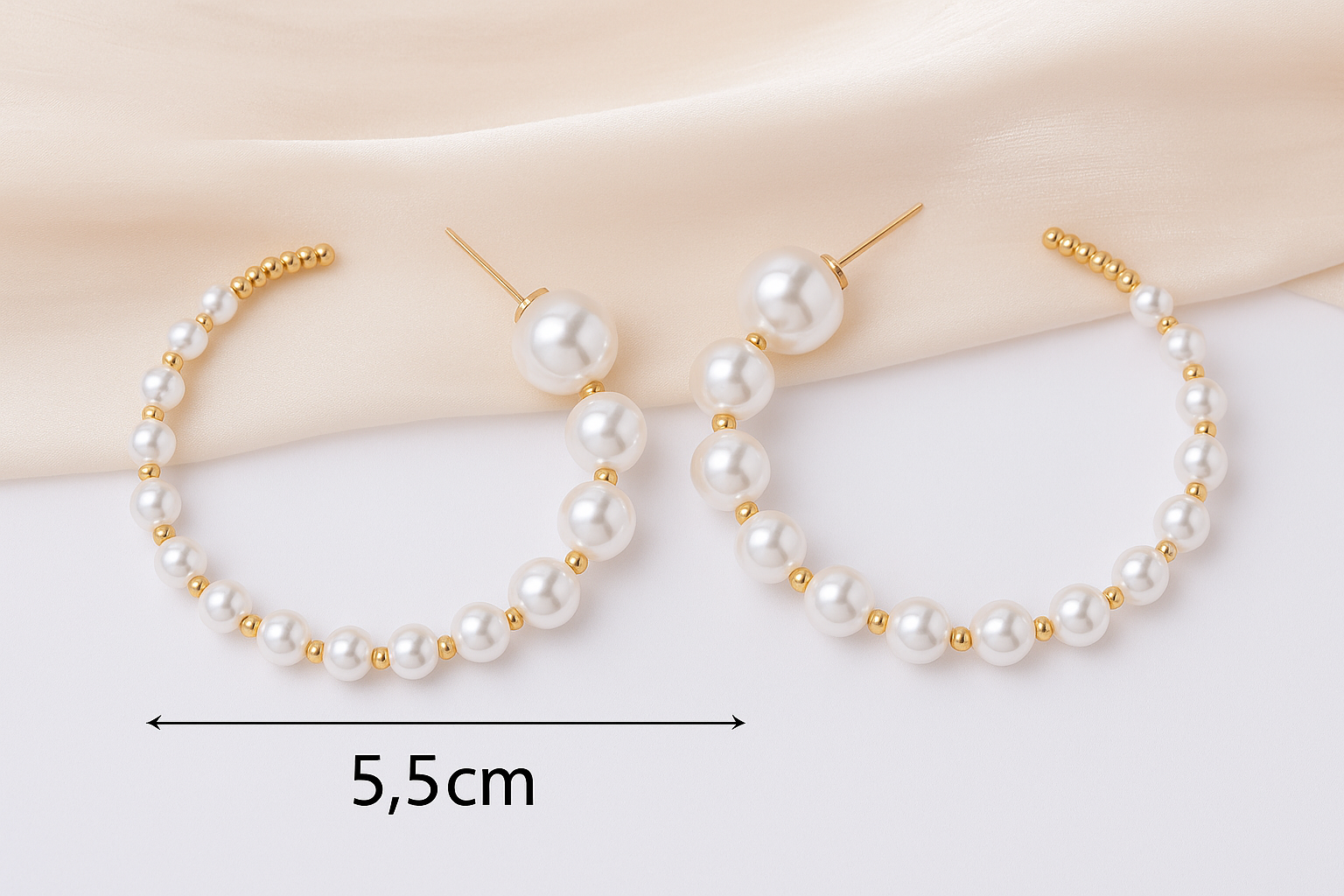 Boucles d'oreilles argentées faites à la main avec effet perles d'eau douce naturelles