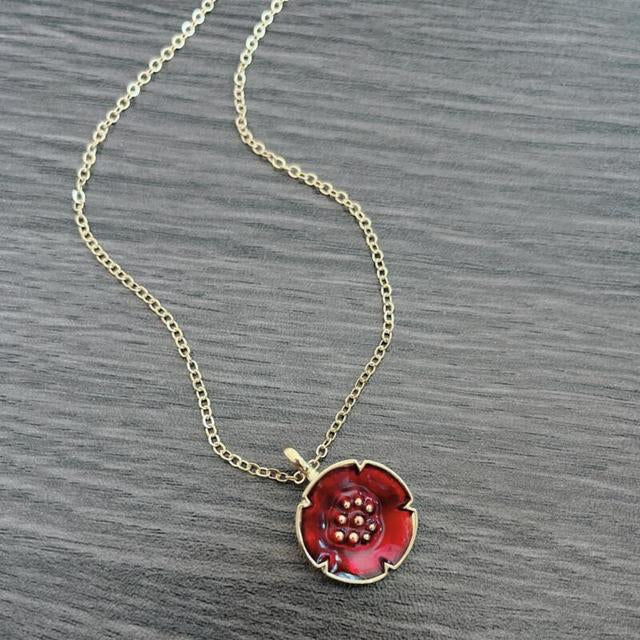 Collier vintage rouge en or
