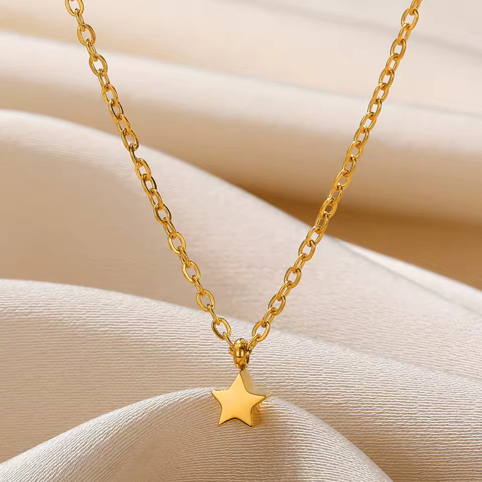 Collier Pendentif Étoile plaqué or 18K