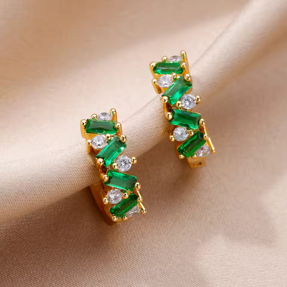 Boucles d’Oreilles Créoles Vertes plaquées or 18K avec zircon