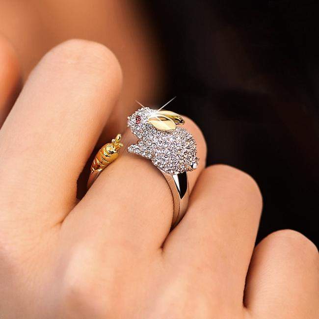 LEORA - Bague en argent ajustable avec lapin & carotte – ornée de cristaux scintillants