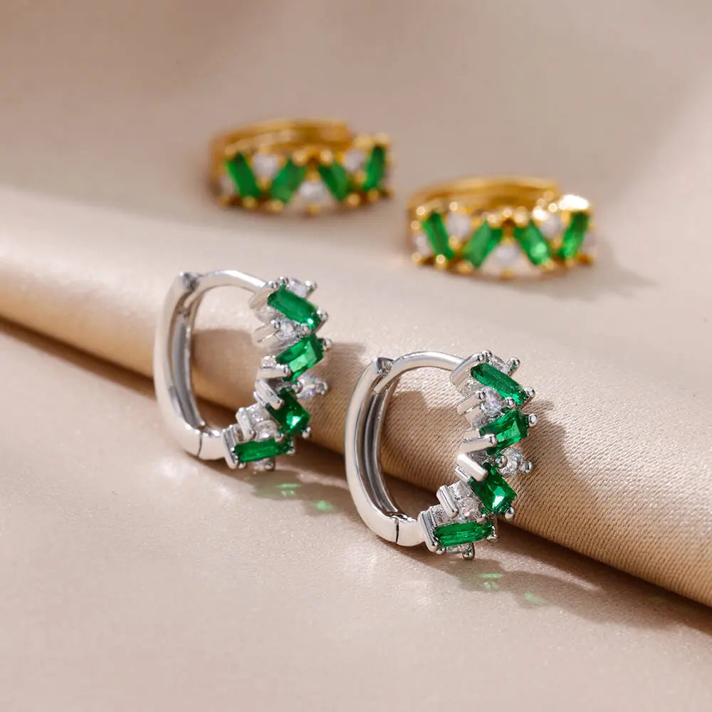 Boucles d’oreilles créoles vertes – Finition Or & Zircons