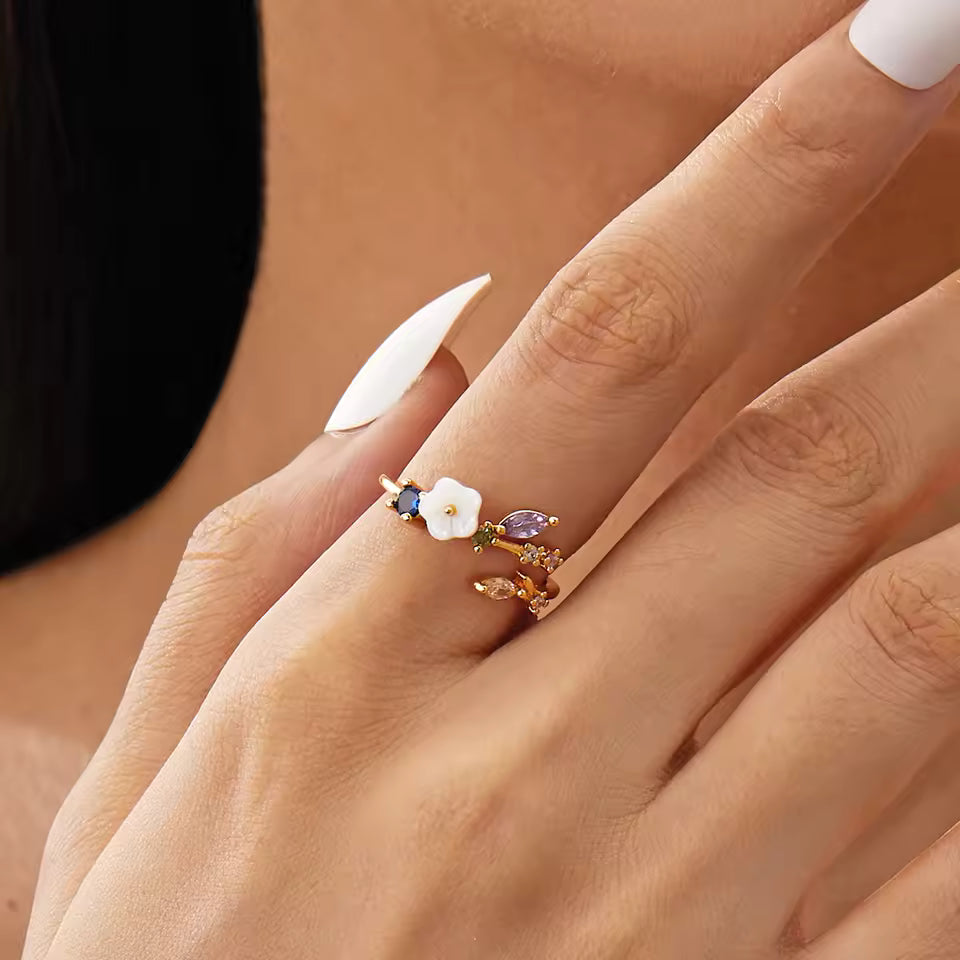 Bague Ajustable Fleur Épanouie - Finition Or et Zircon