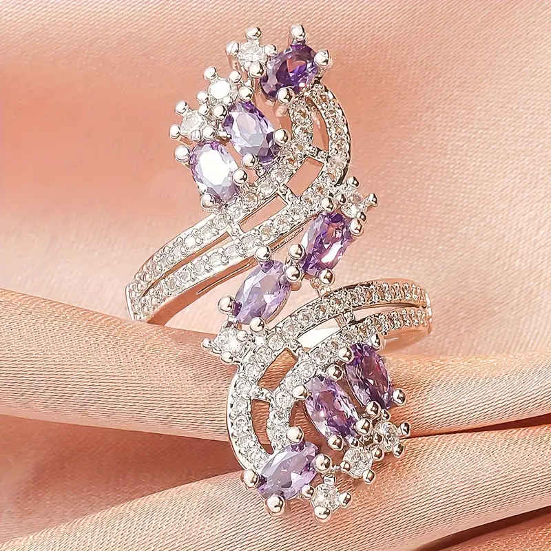 Bague spirale élégante avec zircon et cristal violet