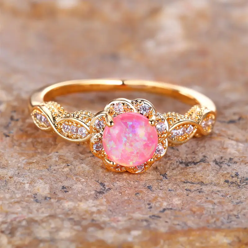 Bague en or avec opale rose