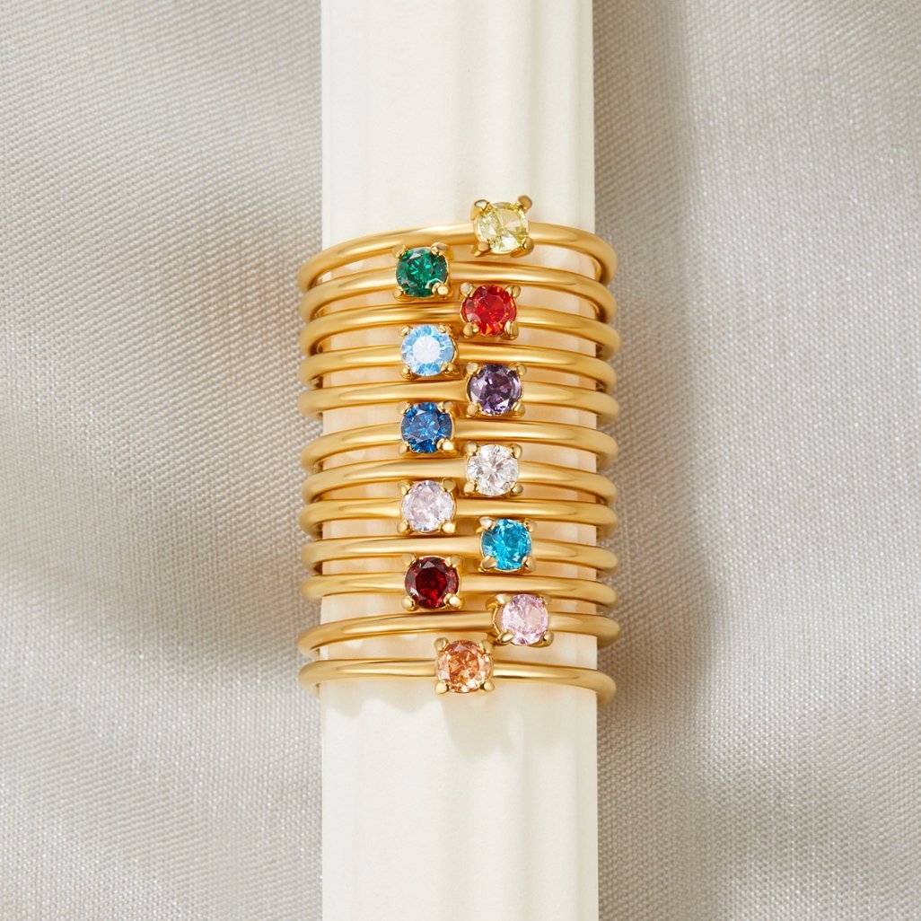 Bague en or avec pierre de naissance de septembre